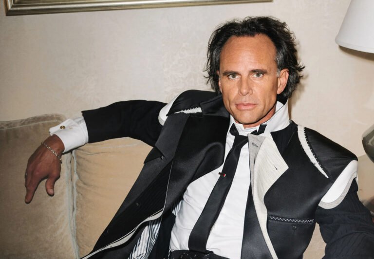 Walton Goggins style