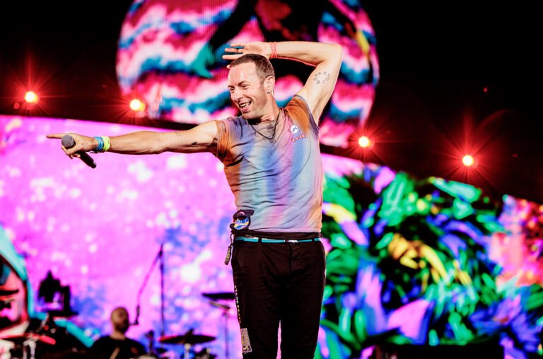 7 Coldplay songs that are perfect soundtrack for cheaters